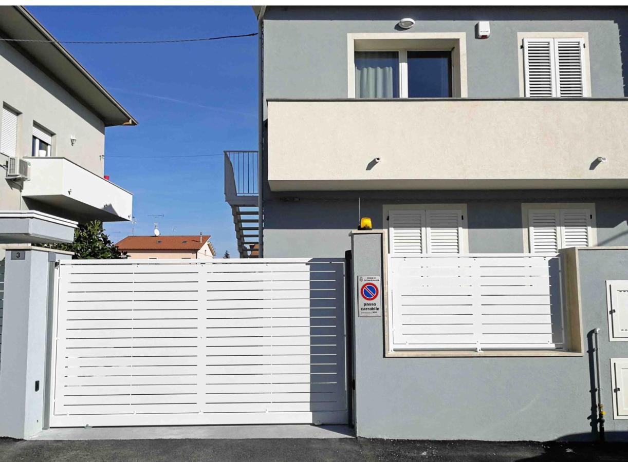 Alcivico3 Bed & Breakfast Civitanova Marche Bagian luar foto