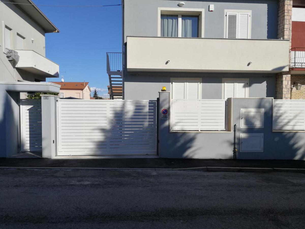 Alcivico3 Bed & Breakfast Civitanova Marche Bagian luar foto