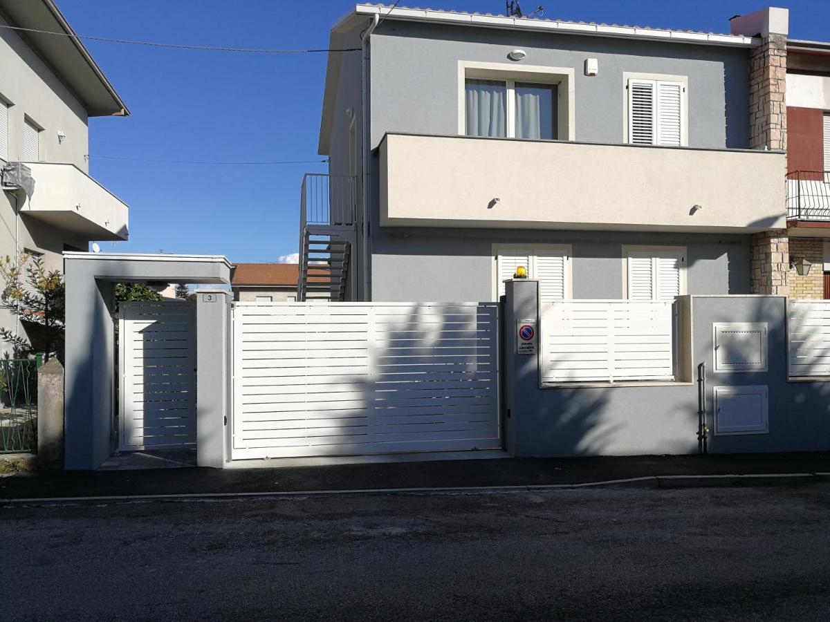 Alcivico3 Bed & Breakfast Civitanova Marche Bagian luar foto